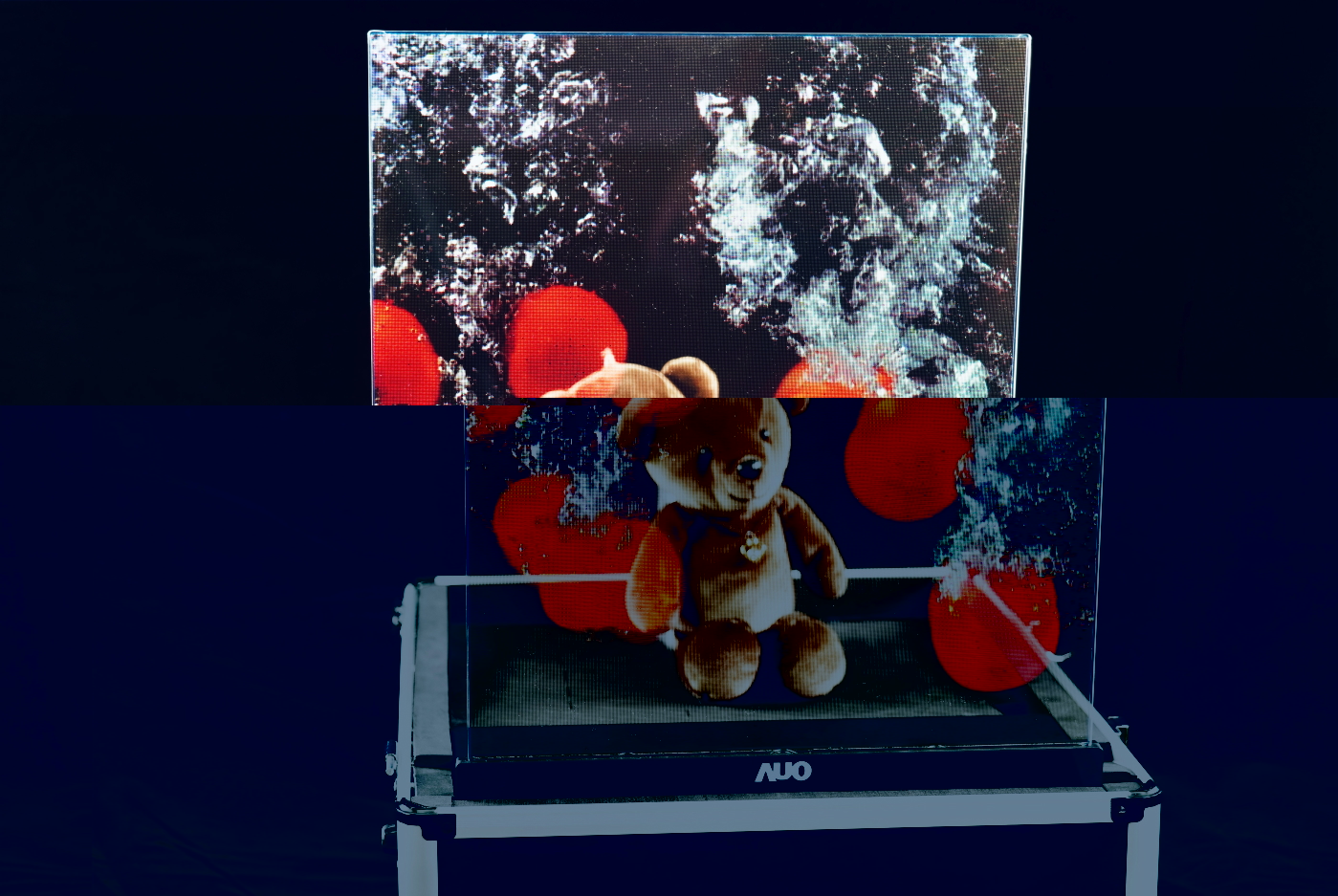 友達領先研發Micro LED透明顯示器，具備高穿透、低繞射、高亮度、可拼接之特性，可應用於智慧移動、智慧零售、商業展示等多元場域