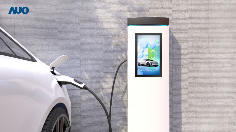 友達〝EVSE車用充電樁解決方案〞專為電動汽車充電樁設計，具有高亮度、克服戶外艱難環境的耐溫、耐紫外線等特性，並搭載散熱性及擴充性強的高效能工業電腦，可實現人機互動訴求，如資訊顯示、支付等應用