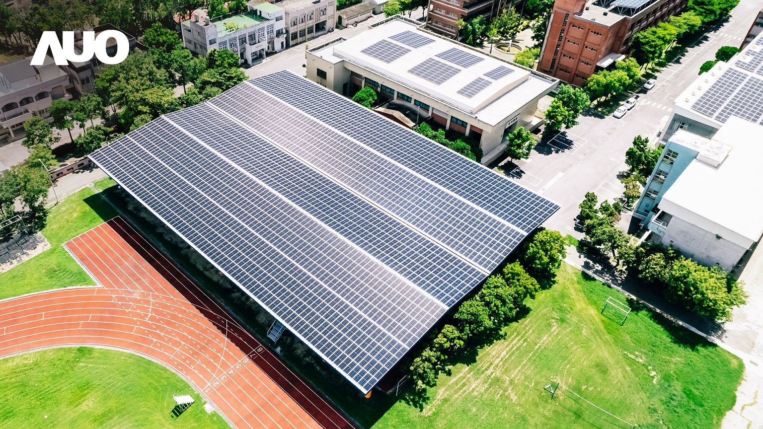 k1体育SunSteel光电整合型浪板具备快速安装、轻量化优势，可提升15%发电效能，通过国际IEC与台湾VPC认证安全、防漏、耐候标准