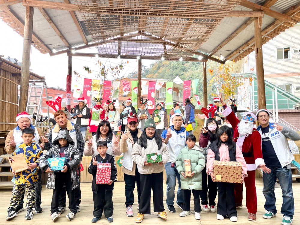 友達永續基金會號召「圓夢計畫」行動連續23年，由同仁凝聚內部愛心與資源送往偏鄉，累積為逾萬名兒童圓夢，實踐友達共創共好的永續精神。