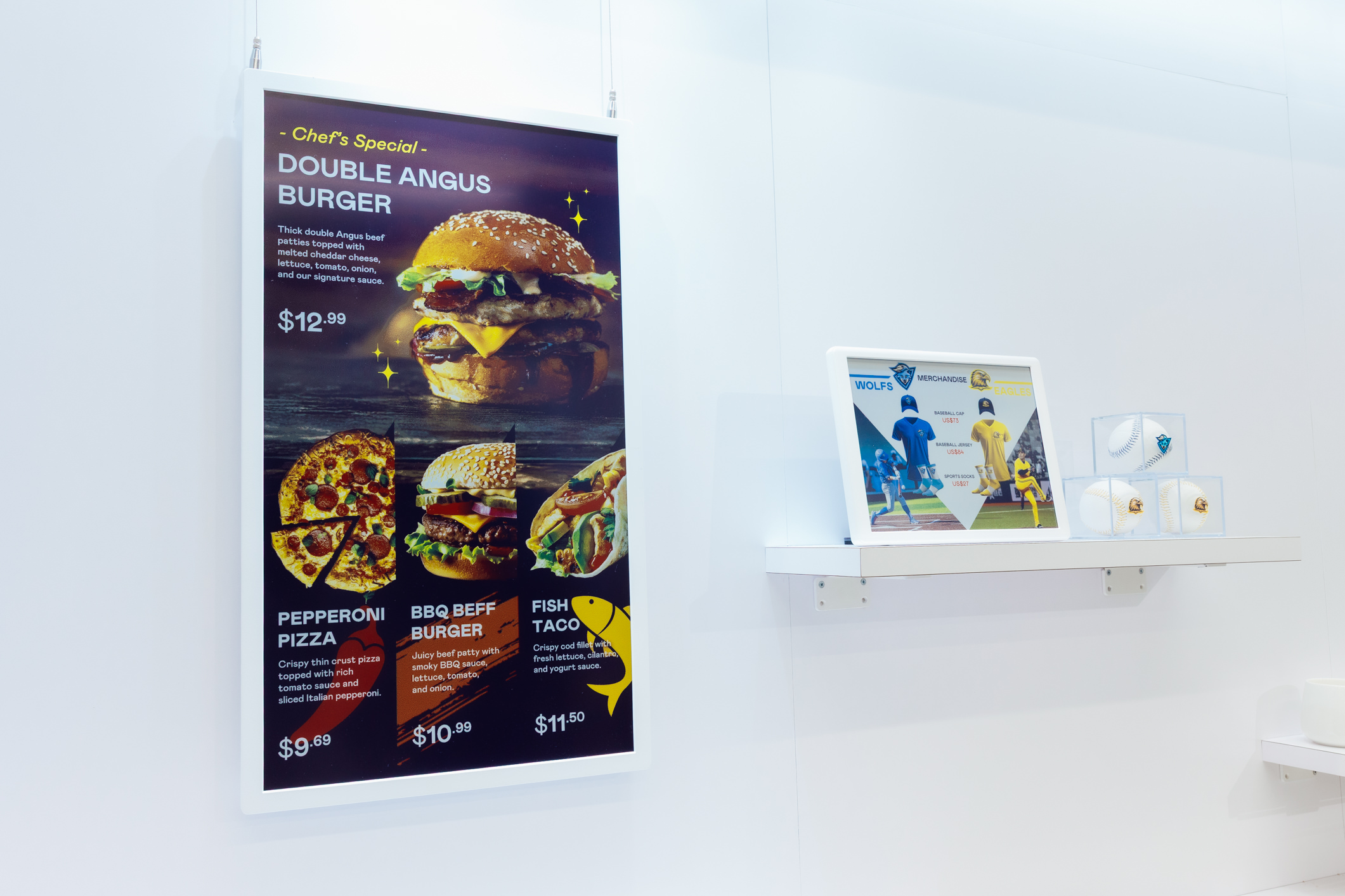 達擎開發的低功耗、全彩的aecoPost電子紙解決方案，僅在更新畫面時需要微量的電力驅動，無需佈建電線的便捷設計，使其可靈活應用、彈性選擇置放處；可搭配aecoTag電子貨架標籤解決方案，驅動商店內所有數位看板和電子貨架標籤，以遠端控制實現動態變價，提升門市人員作業效率，並以無紙化落實永續經營目標。