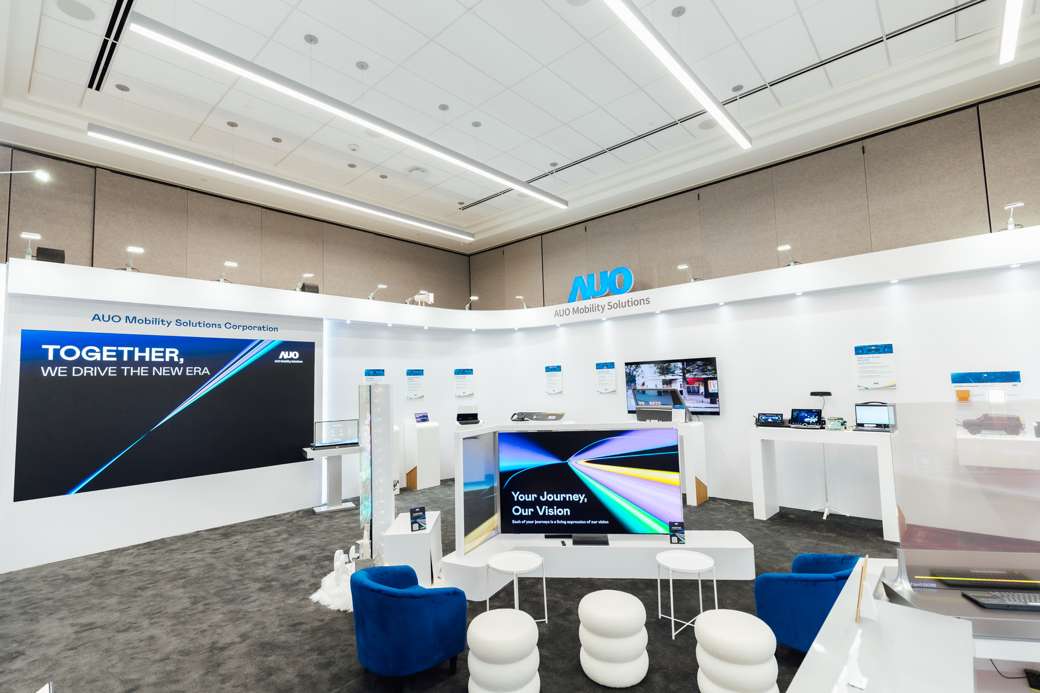 友達智慧移動在AI與軟體定義汽車的演進下，重新定義顯示人機互動，致力與產業客戶合作共創，打造具差異化、功能擴展彈性的未來座艙體驗。